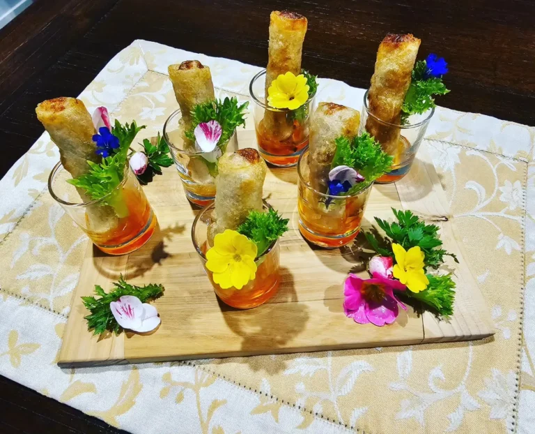 spring-rolls-thai-sweet-sauce-in-cup-presentation-starters